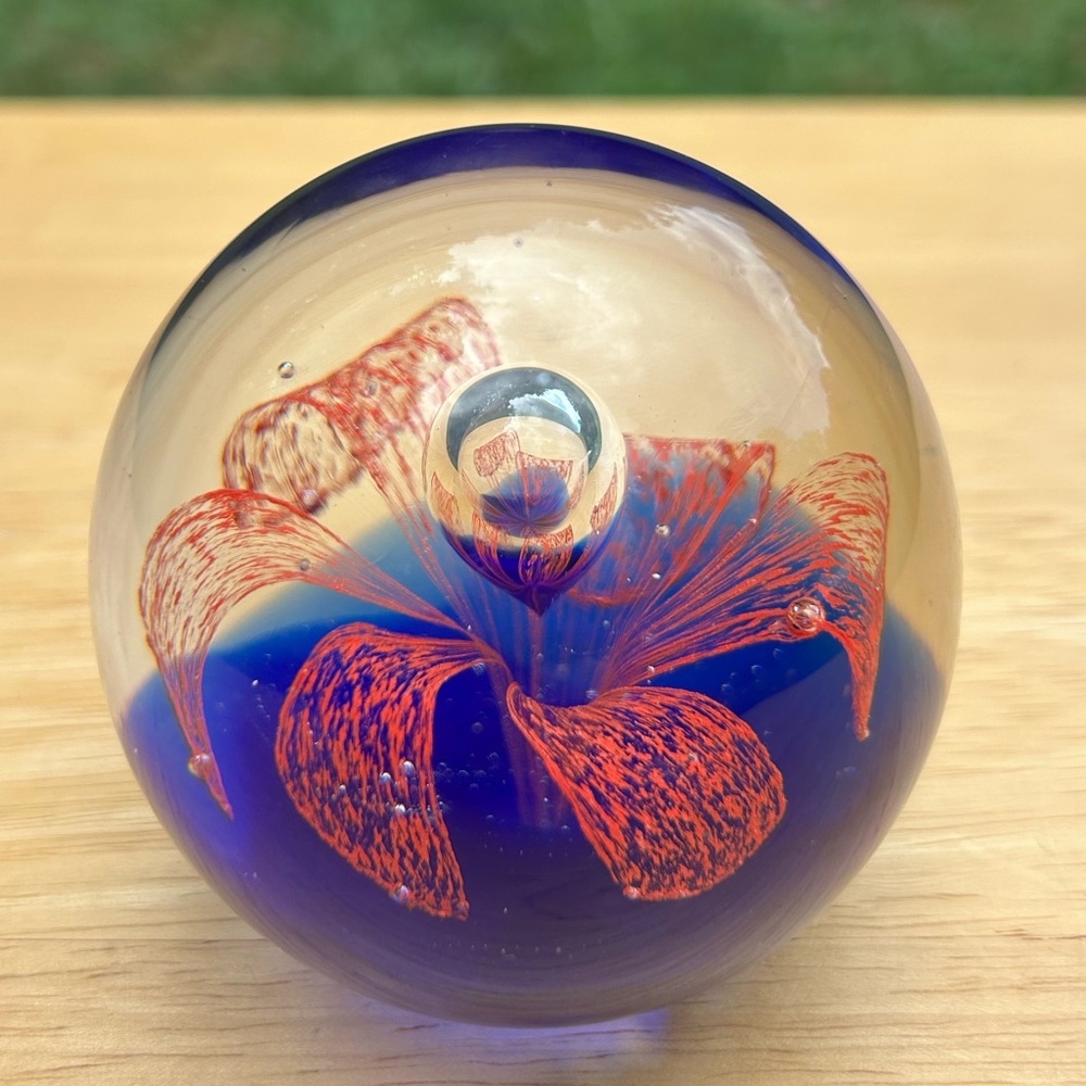 Sphere Glass Paper Weight Red Filigree Flower Blue‎ Art Unsigned 3” Tall Decor